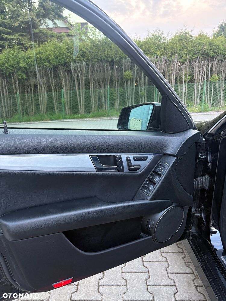 Mercedes-Benz Klasa C 300 - 7