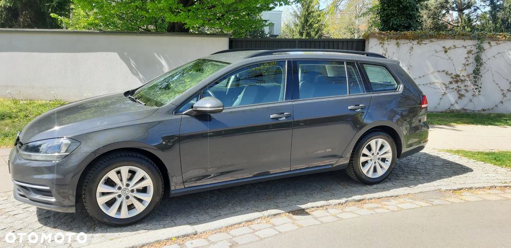 Volkswagen Golf - 2