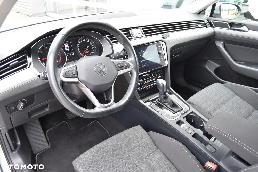 Volkswagen Passat 2.0 TDI Business DSG - 9