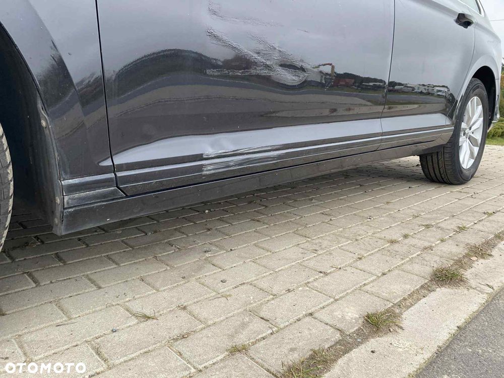 Volkswagen Passat Variant 1.6 TDI SCR DSG - 15