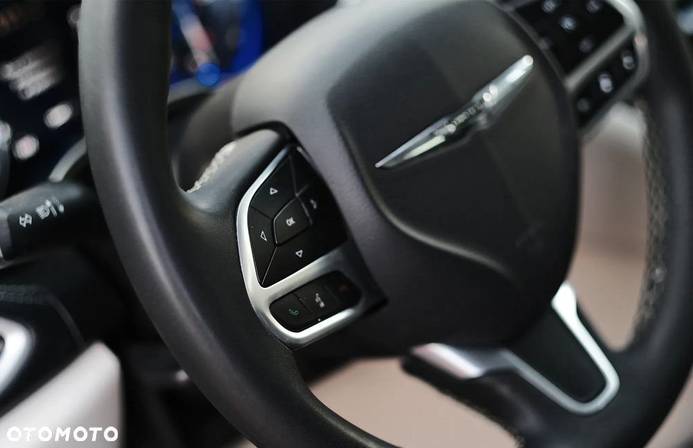 Chrysler Pacifica - 38