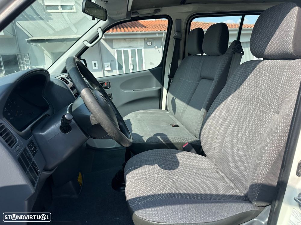 Toyota HiAce 2.5 D-4D Curto 2.8T AC - 10
