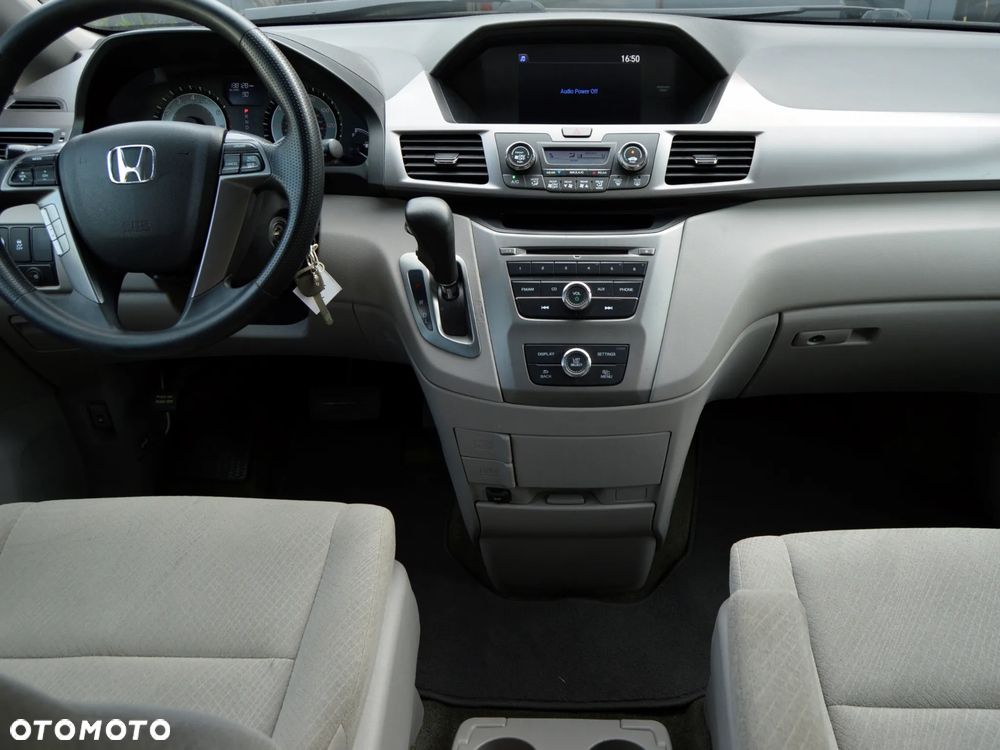Honda Odyssey 3.5 LX - 12
