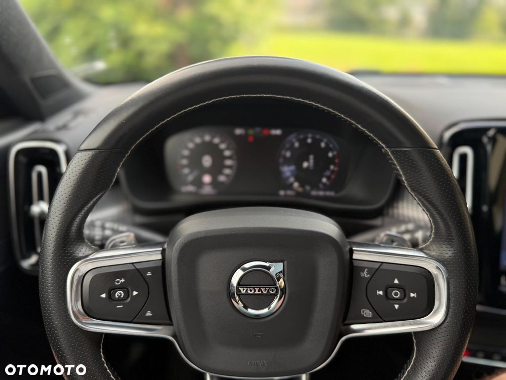 Volvo XC 40 T5 AWD R-Design - 24