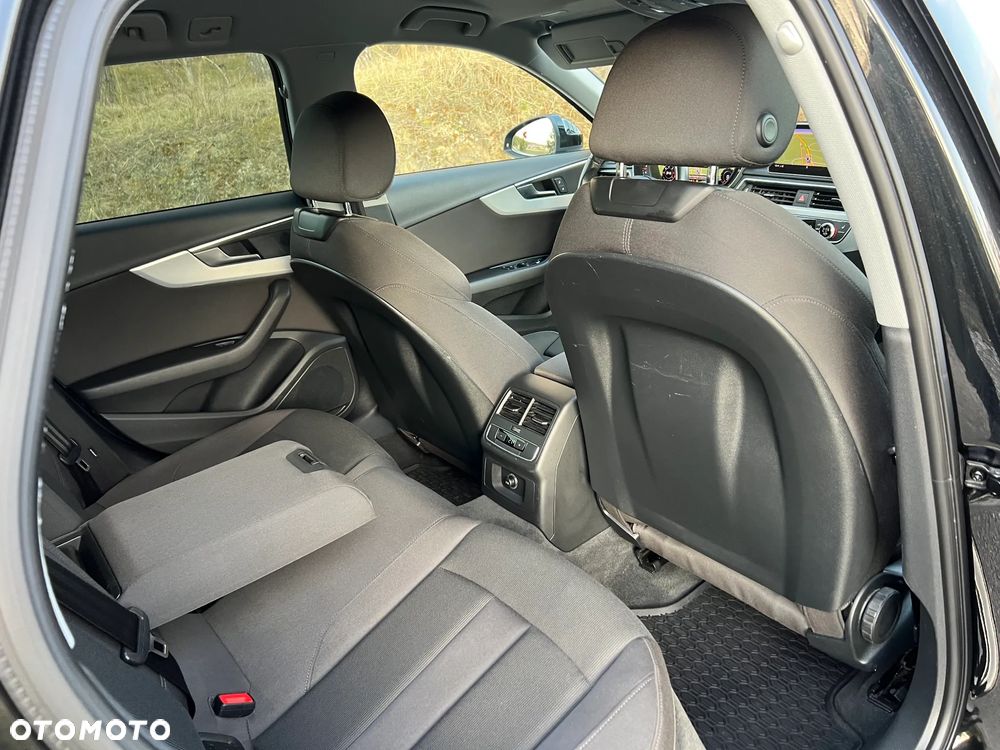 Audi A4 Avant 35 TDI Sport S tronic - 16