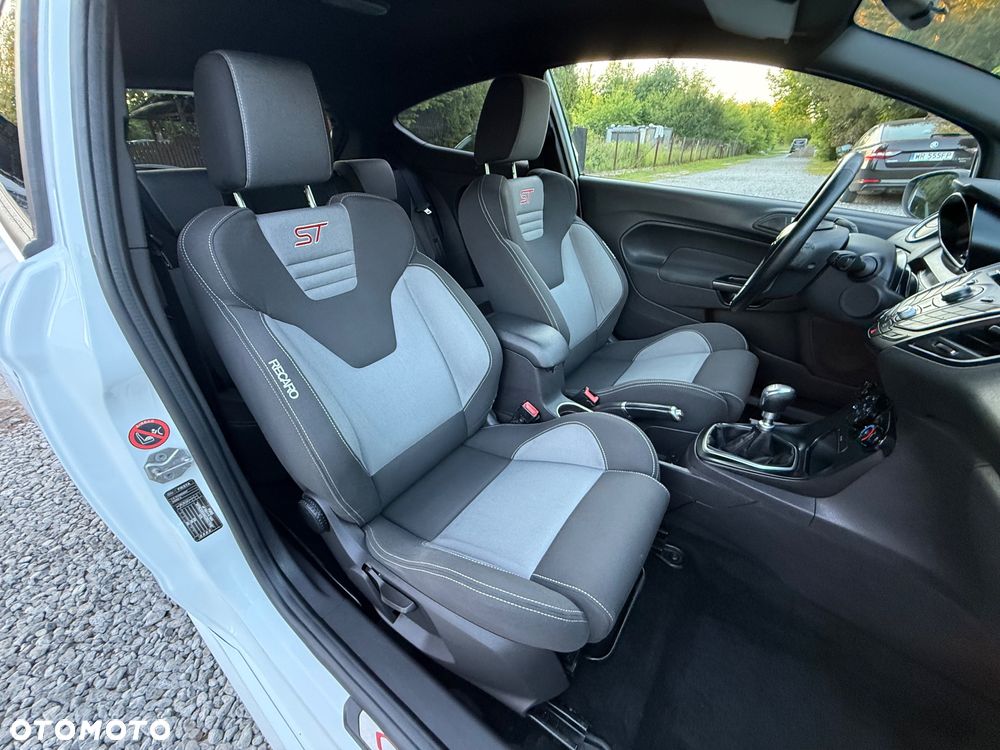 Ford Fiesta 1.6 EcoBoost ST - 29