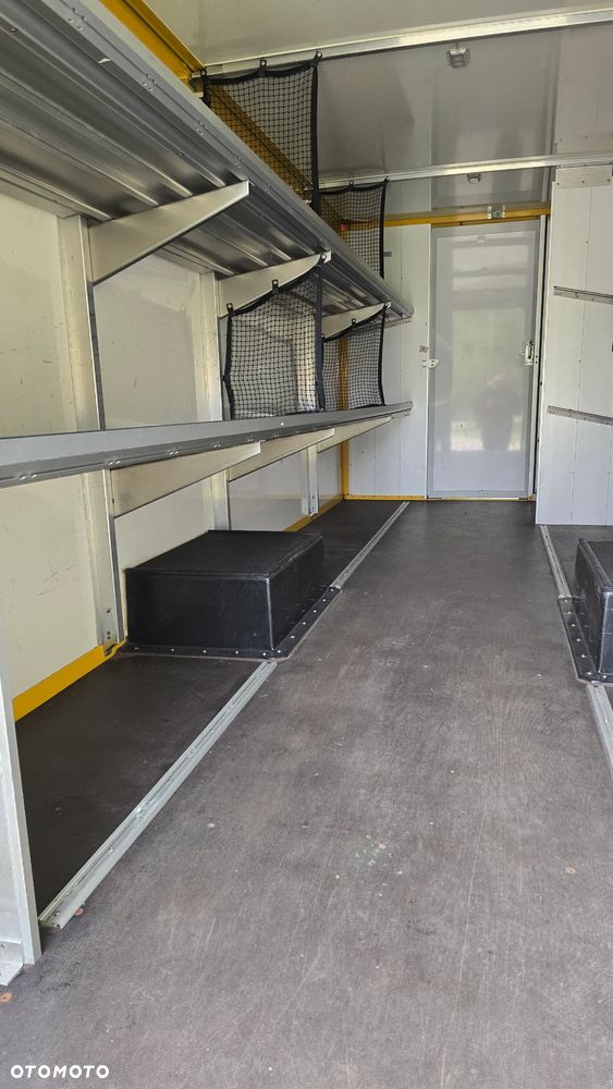 KONTENER IZOTERMA IVECO, 5,30 X 2,05 X 2,05 - rozstaw OSI  4,75m - 5