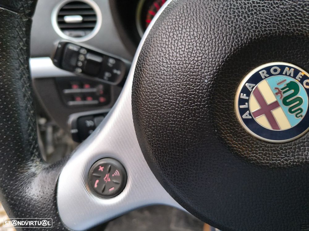 Alfa Romeo 159 1.9 JTDM 16V Q-Tronic TI - 22