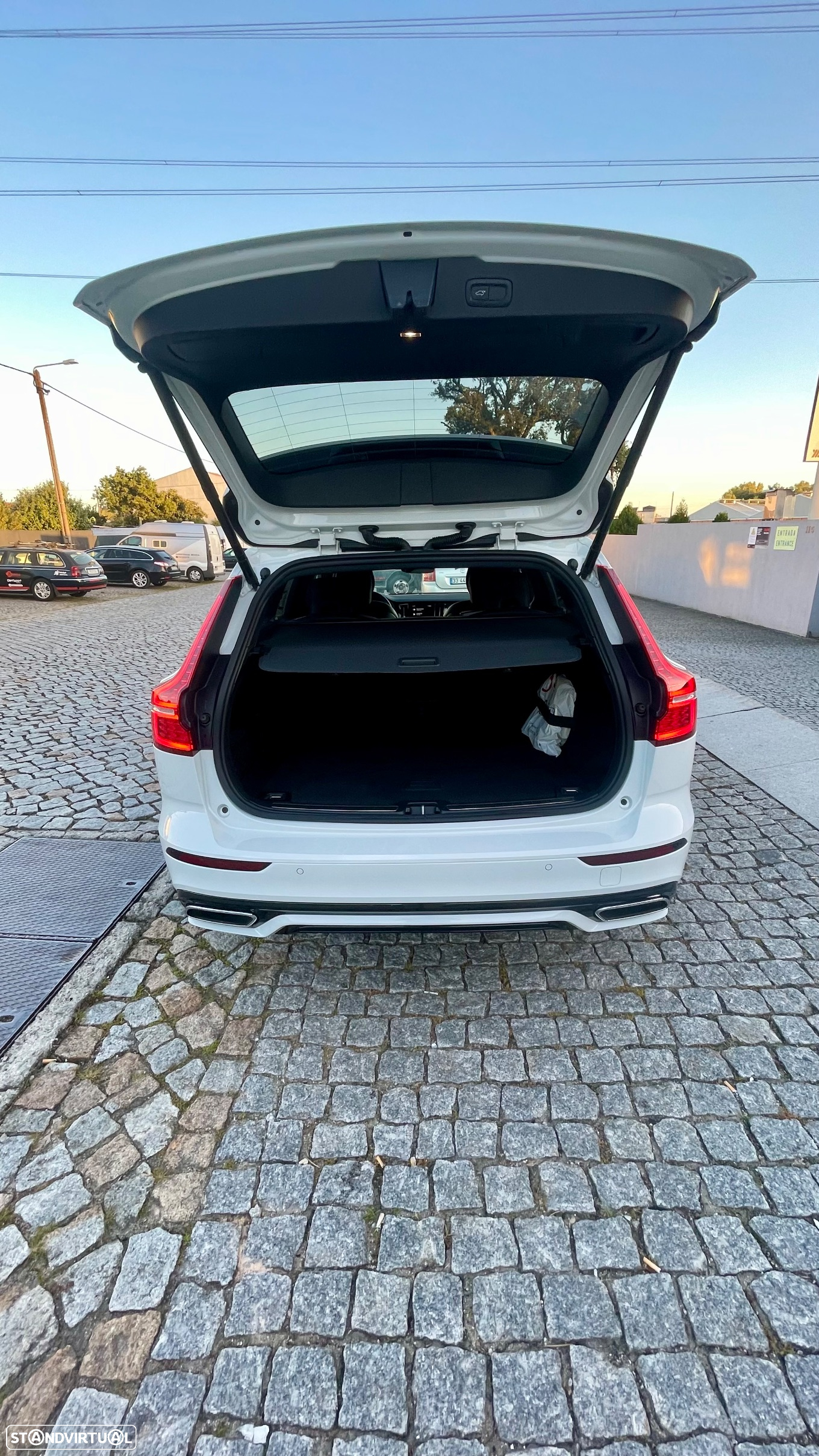 Volvo V60 2.0 T6 AWD TE R-Design - 8