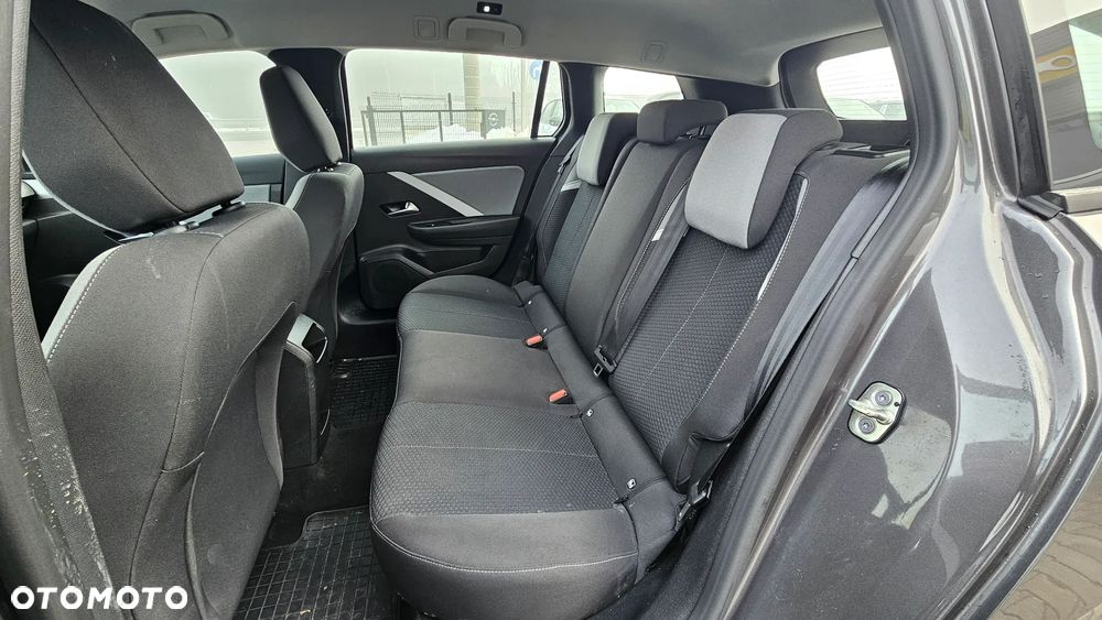 Opel Astra 1.2 T Edition S&S - 8