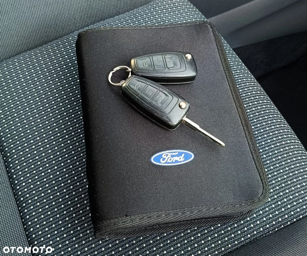 Ford C-MAX 1.6 Ti-VCT Titanium - 40