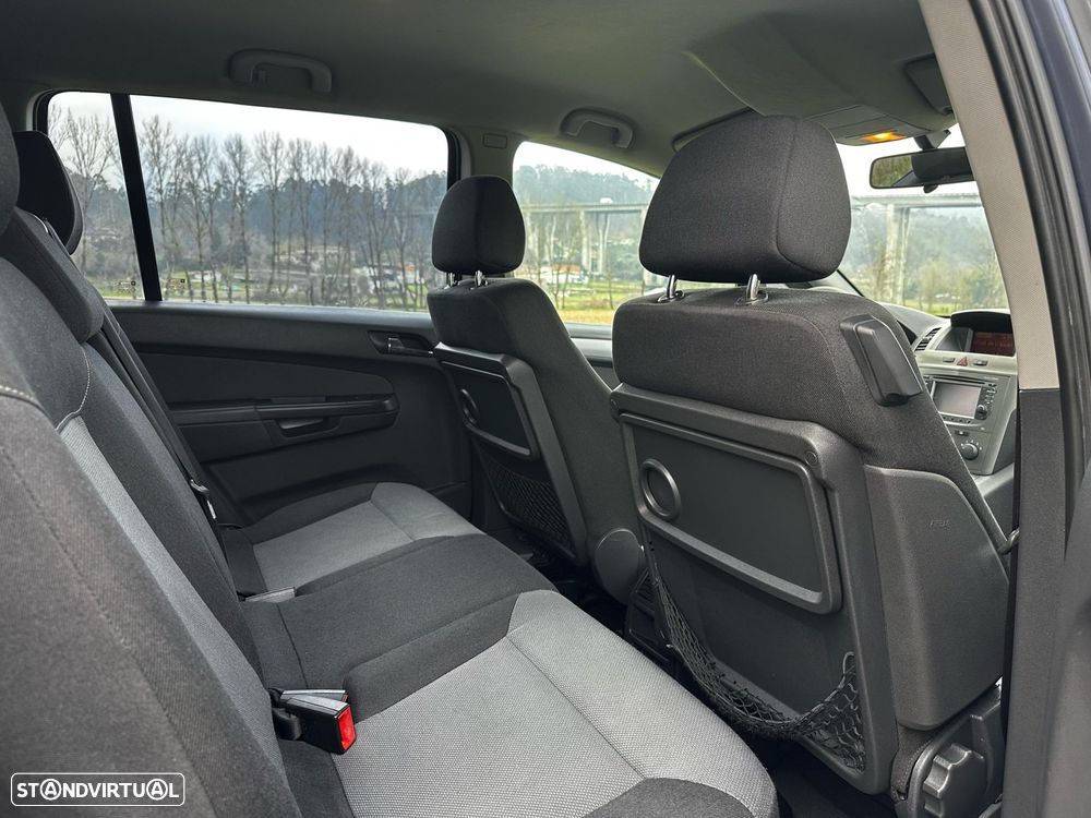 Opel Zafira 1.9 CDTi Enjoy - 23