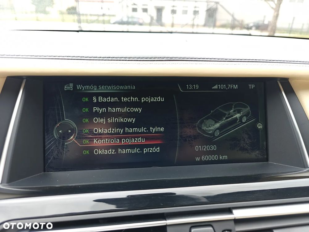 BMW Seria 7 740d xDrive - 28