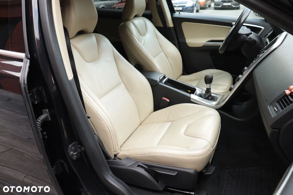 Volvo XC 60 D3 Summum - 31