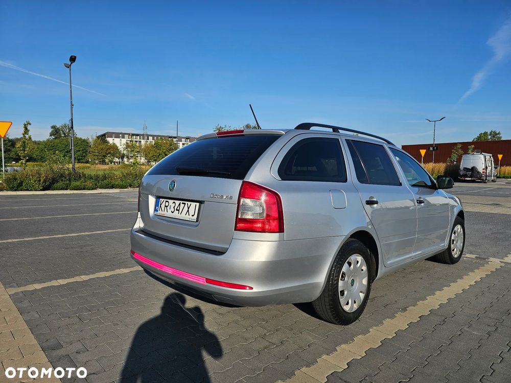 Skoda Octavia 2011 photo 3