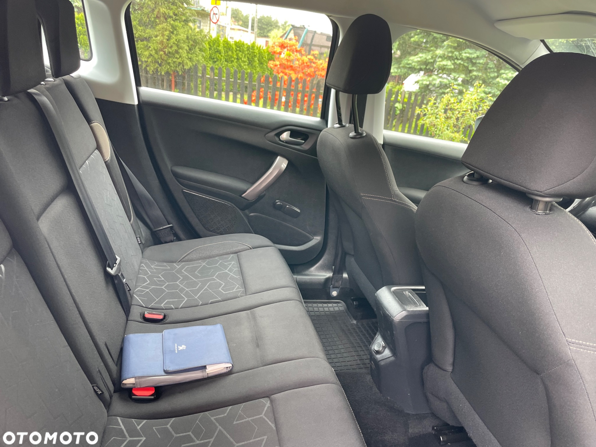 Peugeot 2008 1.2 Pure Tech Style - 10