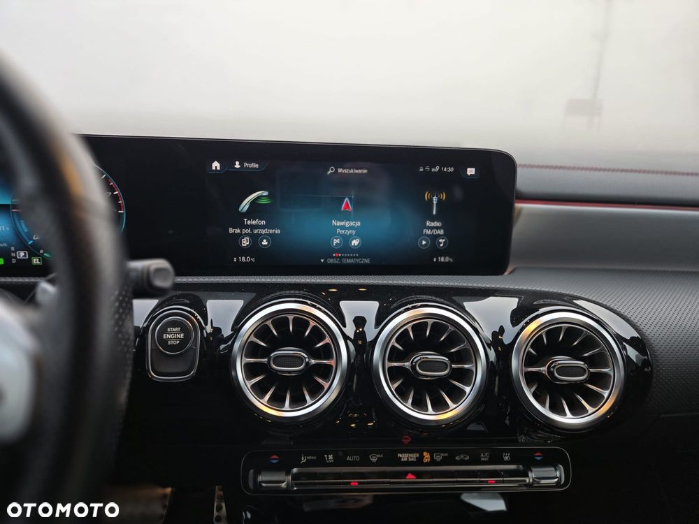Mercedes-Benz CLA - 11