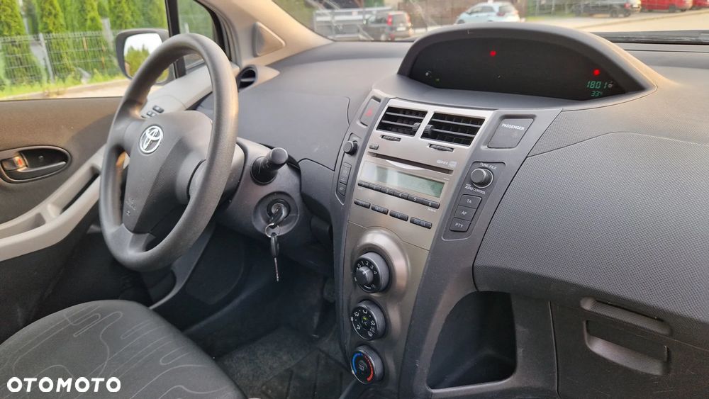 Toyota Yaris 1.0 VVT-i Cool - 23