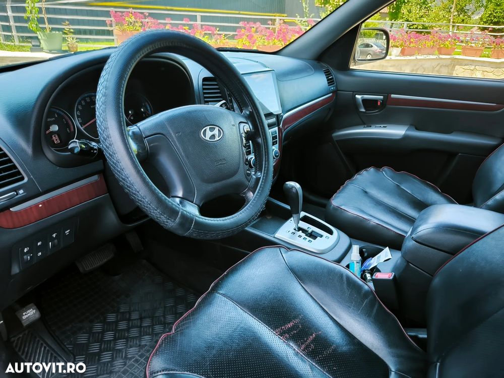Hyundai Santa Fe 2.2 DSL VGT 7 SEATS 4WD AT PREMIUM - 8