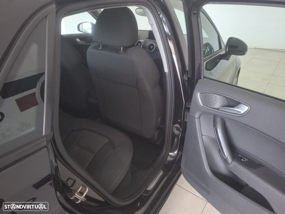 Audi A1 1.6 TDI S-line S tronic - 9
