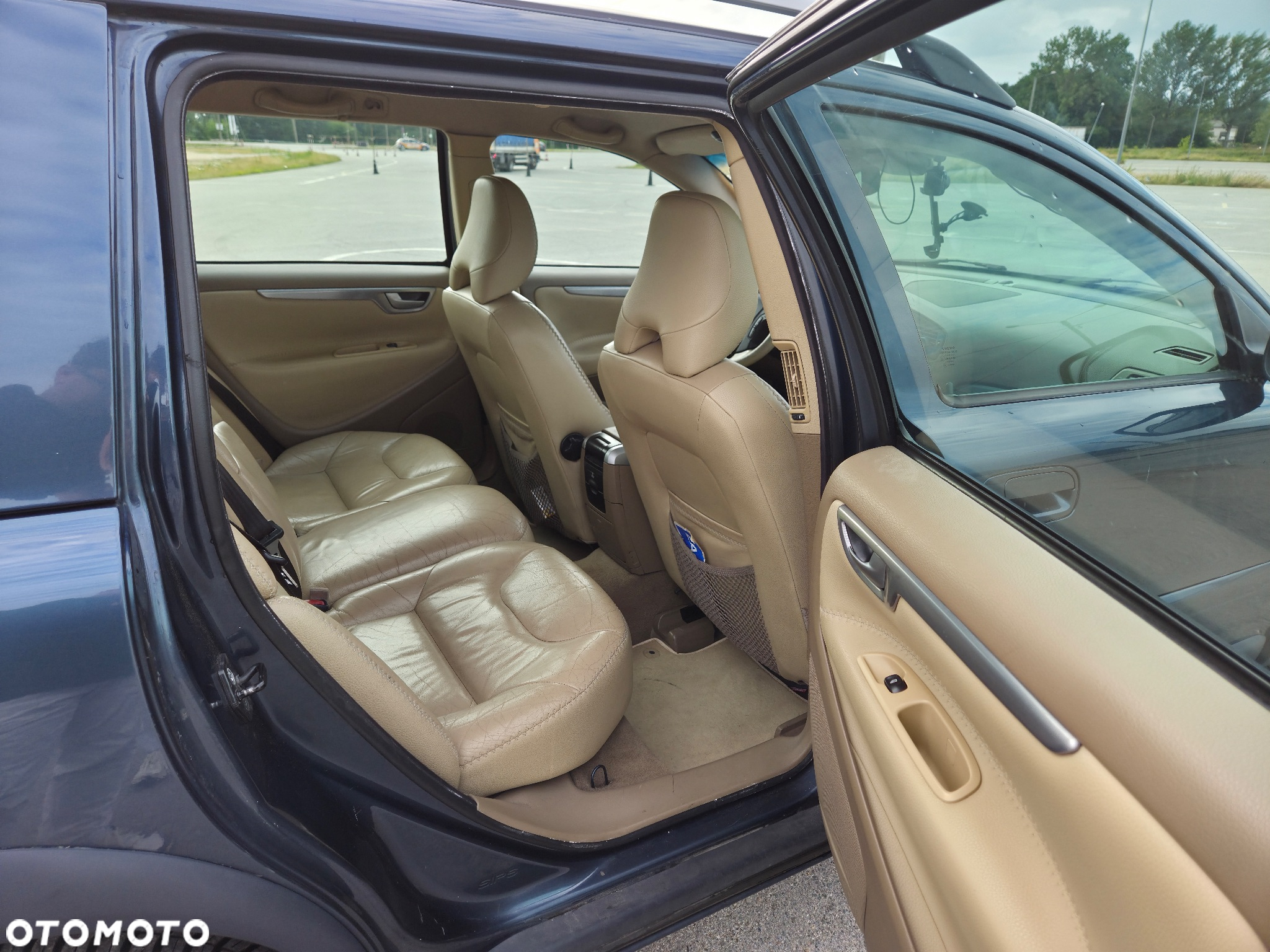 Volvo XC 70 2.4 AWD Automatik Momentum - 18