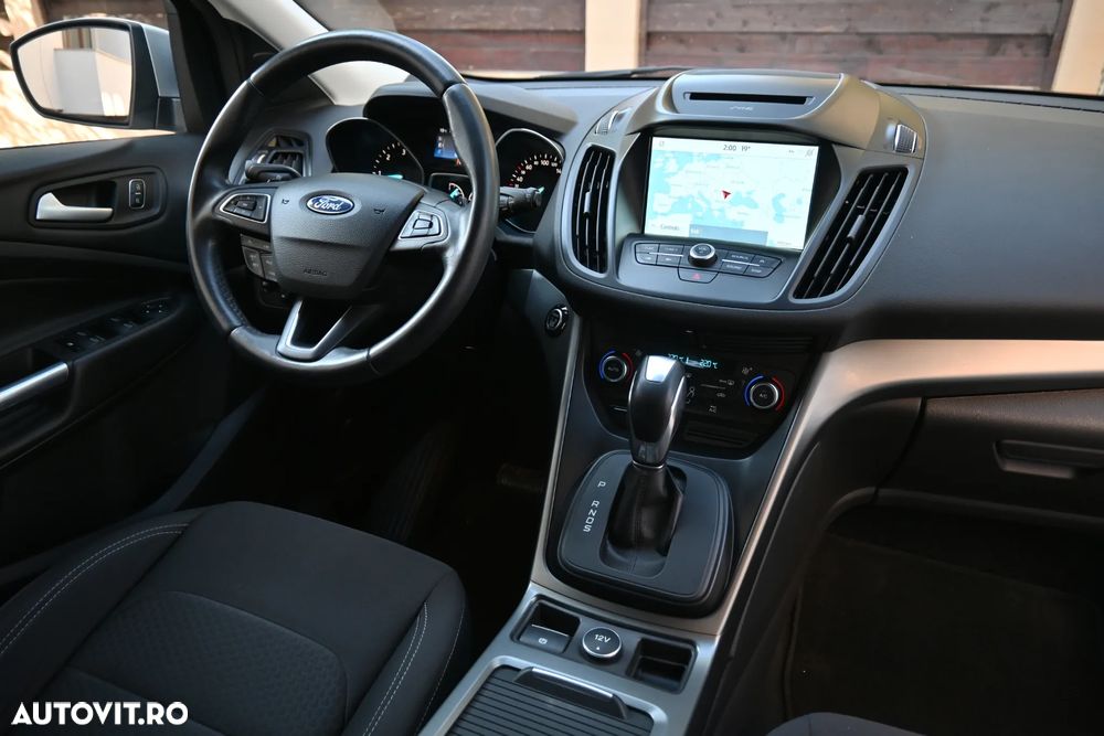 Ford Kuga 2.0 TDCi 4WD Powershift Titanium - 33