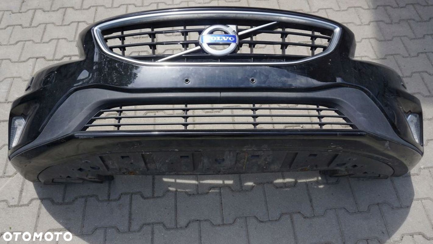 VOLVO V40 R DESIGN - KOMPLETNY ZDERZAK PRZÓD - KOLOR 717 - 2