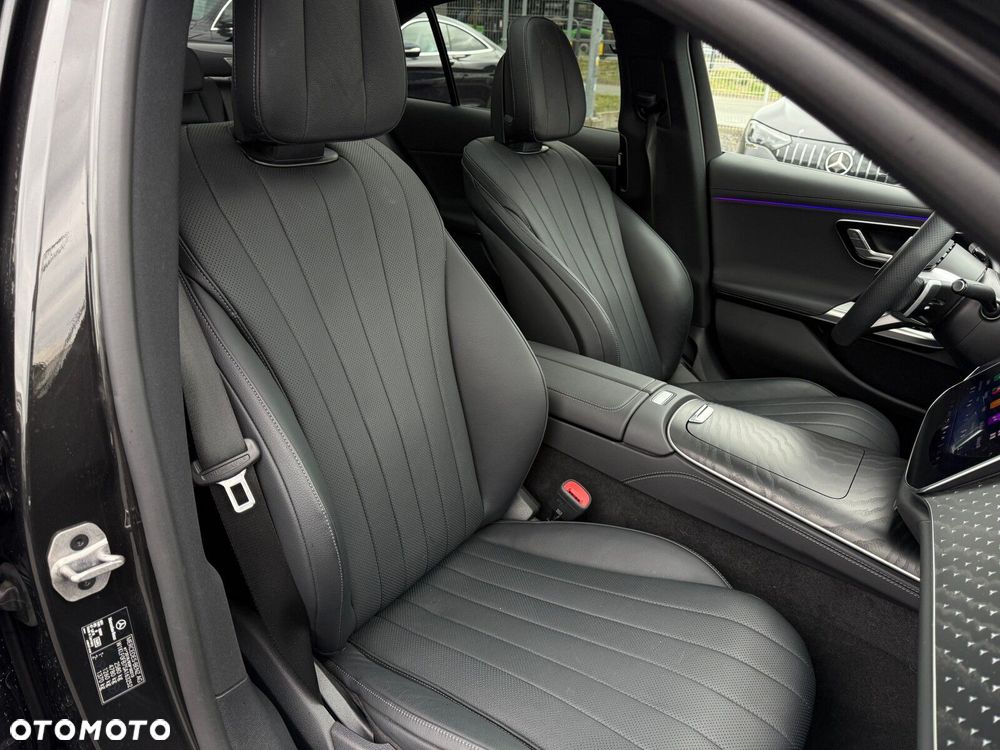 Mercedes-Benz Klasa E 220 d mHEV 4-Matic AMG 9G-Tronic - 28