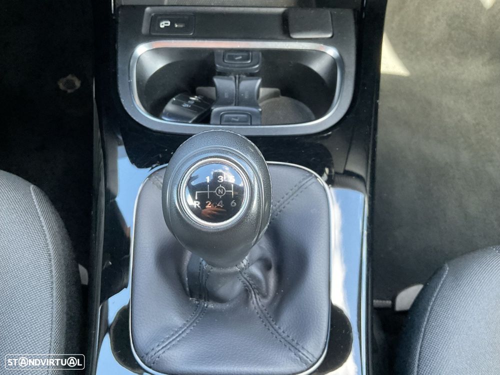 Mercedes-Benz CLA 180 d Shooting Brake Business Solutions - 29