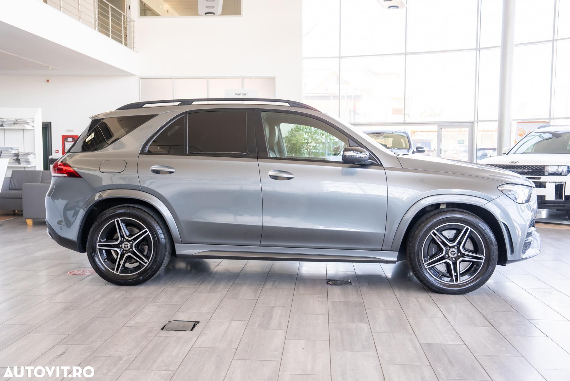 Mercedes-Benz GLE 450 4Matic 9G-TRONIC AMG Line - 11
