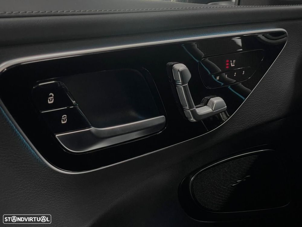 Mercedes-Benz C 300 e AMG Line - 12