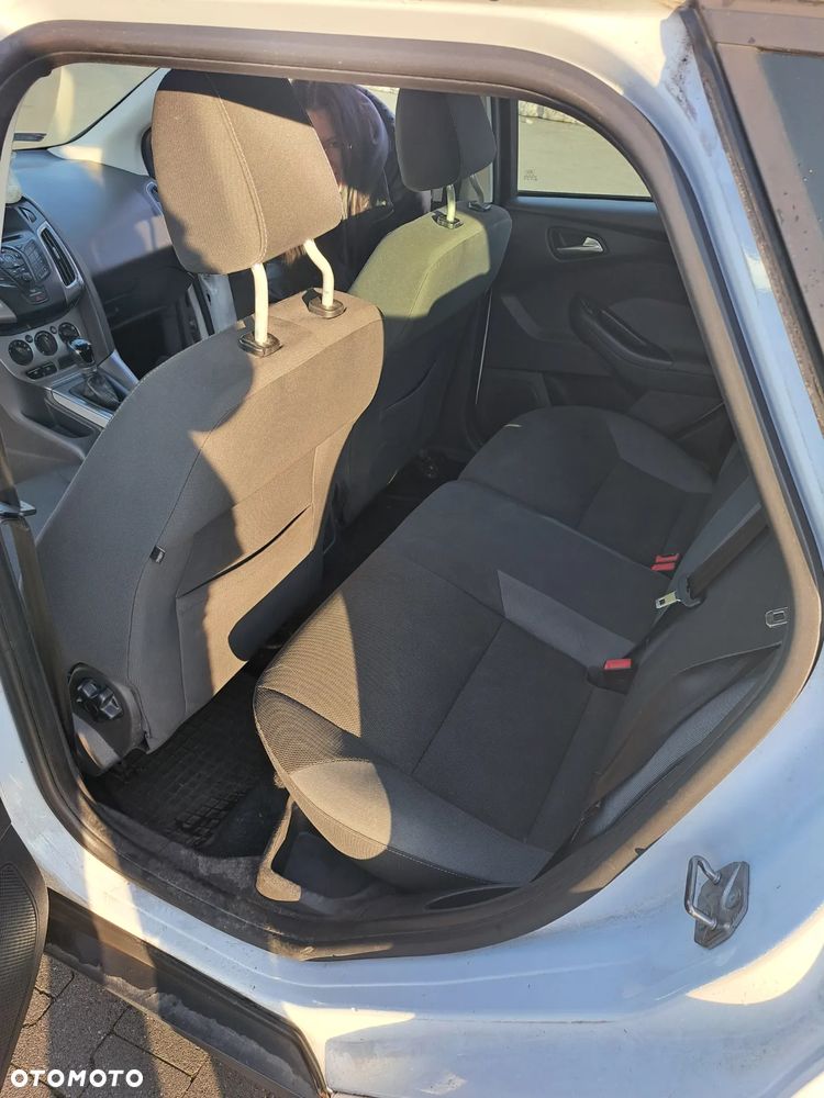 Ford Focus SW - 16