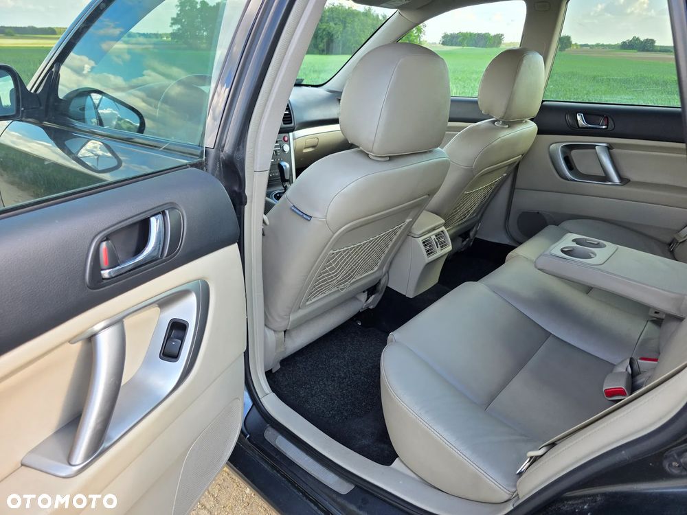 Subaru Outback 3.0RE EXE - 13