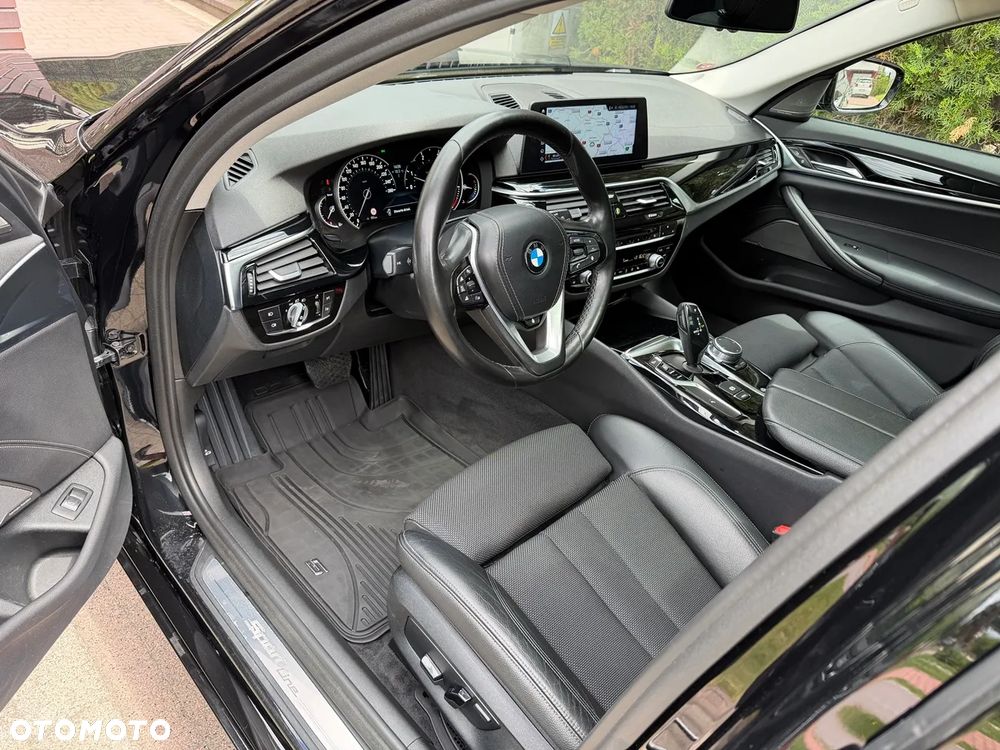 BMW Seria 5 520d Sport Line - 25