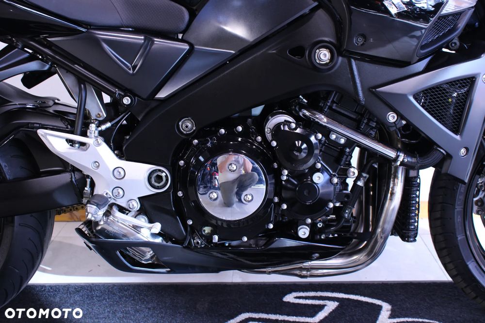 Suzuki GSX - 22