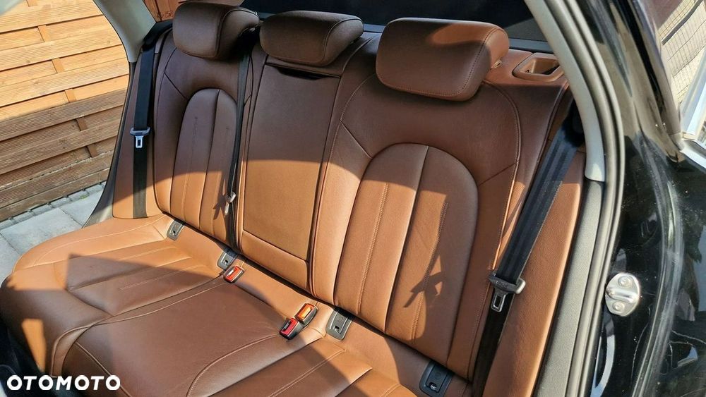 Audi A6 Avant 2.0 TDI Ultra S tronic - 25