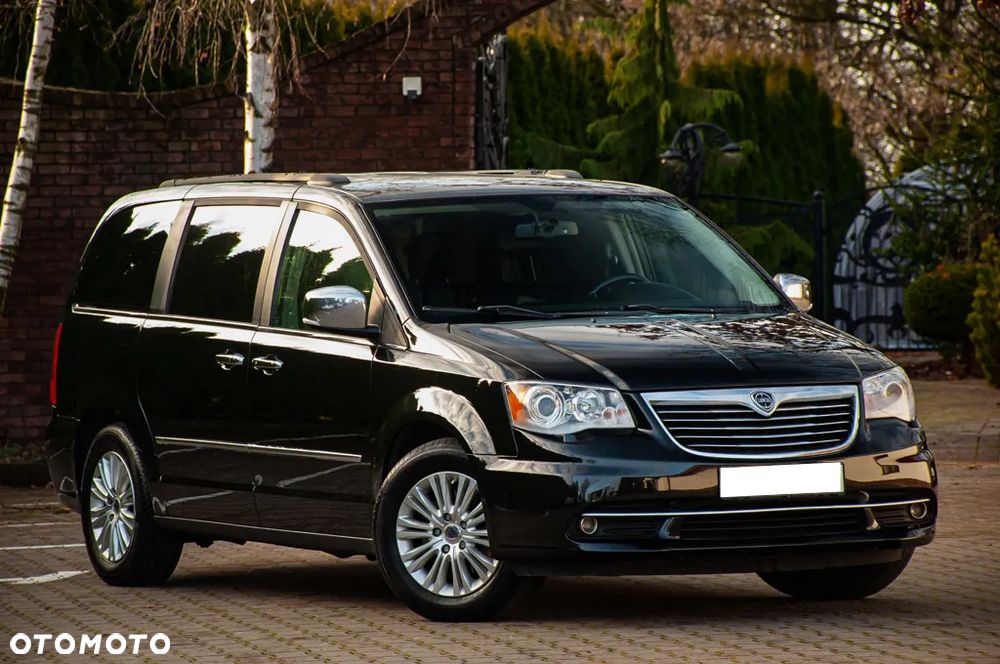 Lancia Voyager 3.6 Platinum - 2