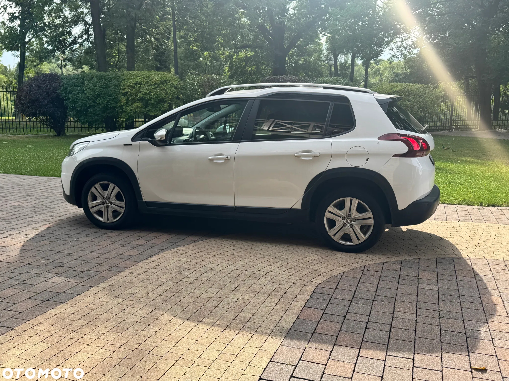 Peugeot 2008 1.2 Pure Tech Style - 13