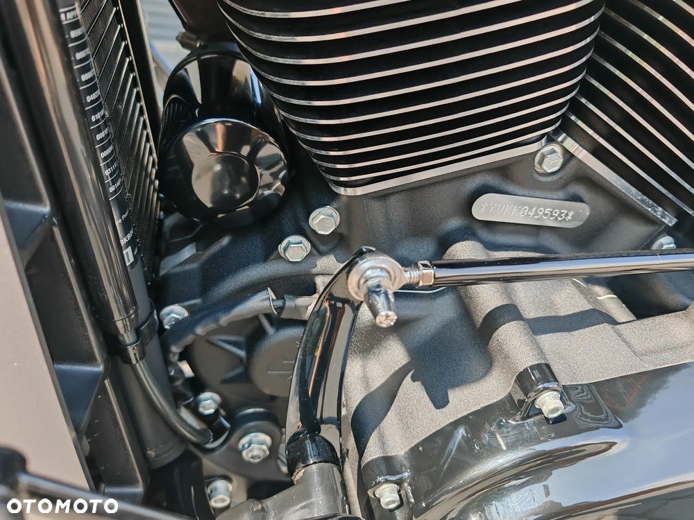 Harley-Davidson Softail FXDR - 29