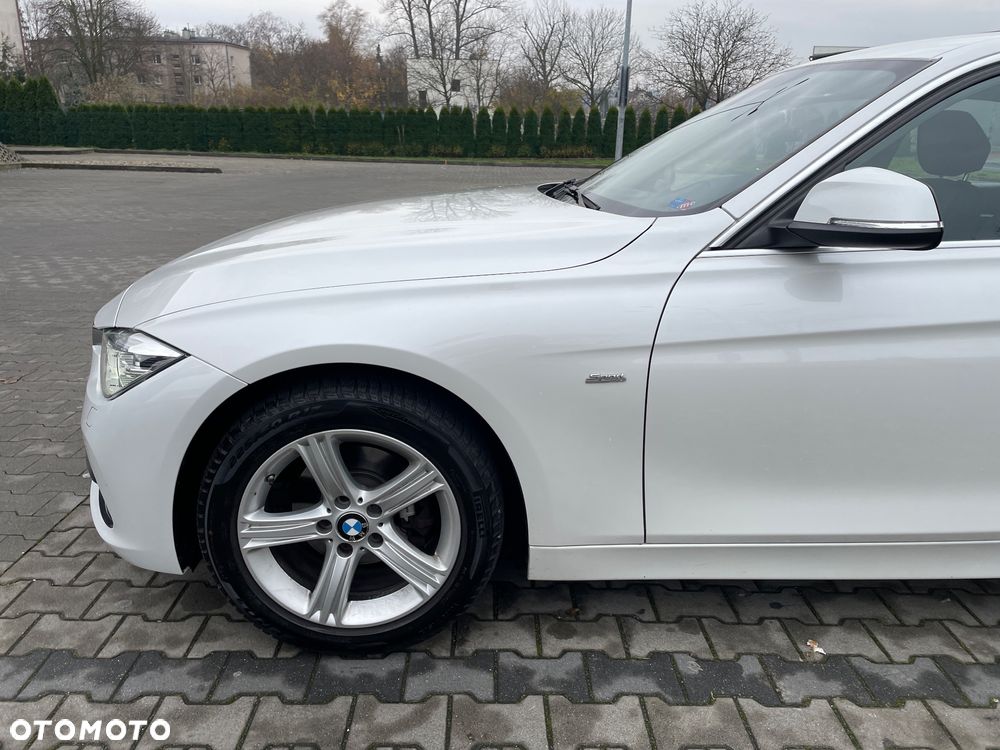 BMW Seria 3 318i Sport Line - 11