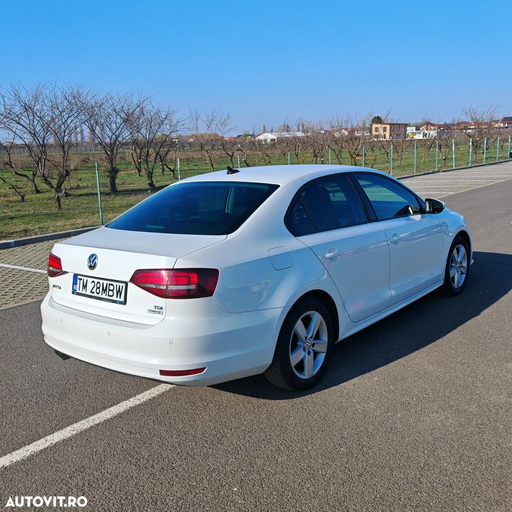 Volkswagen Jetta 2.0 TDI Comfortline - 2