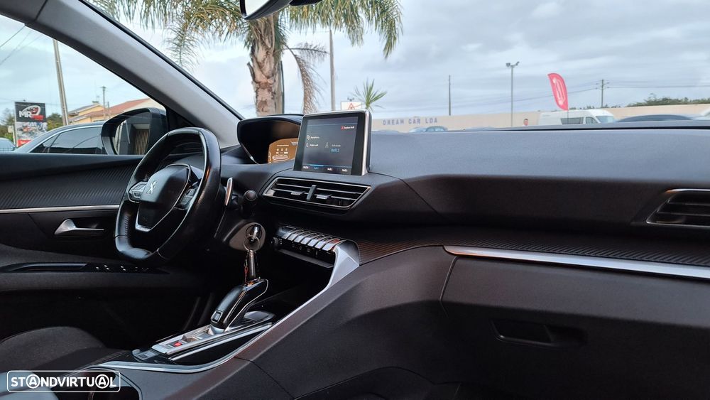 Peugeot 5008 1.5 BlueHDi Allure EAT8 - 23