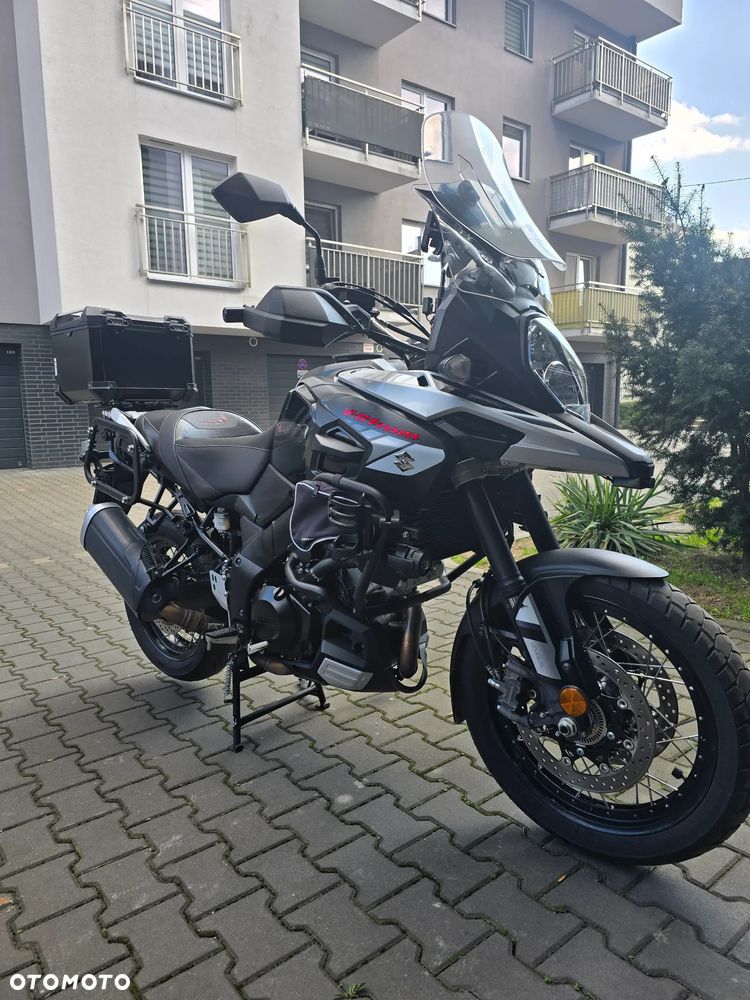 Suzuki V-STROM - 1