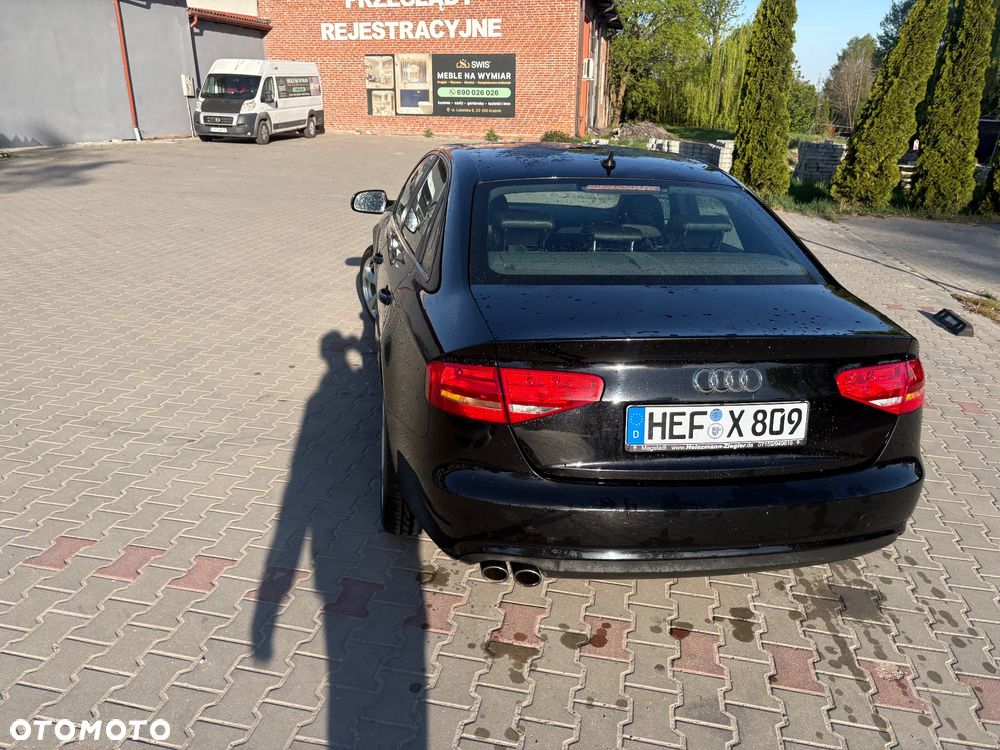 Audi A4 Limousine 2.0 TDI DPF clean diesel multitronic S line Sportpaket - 13