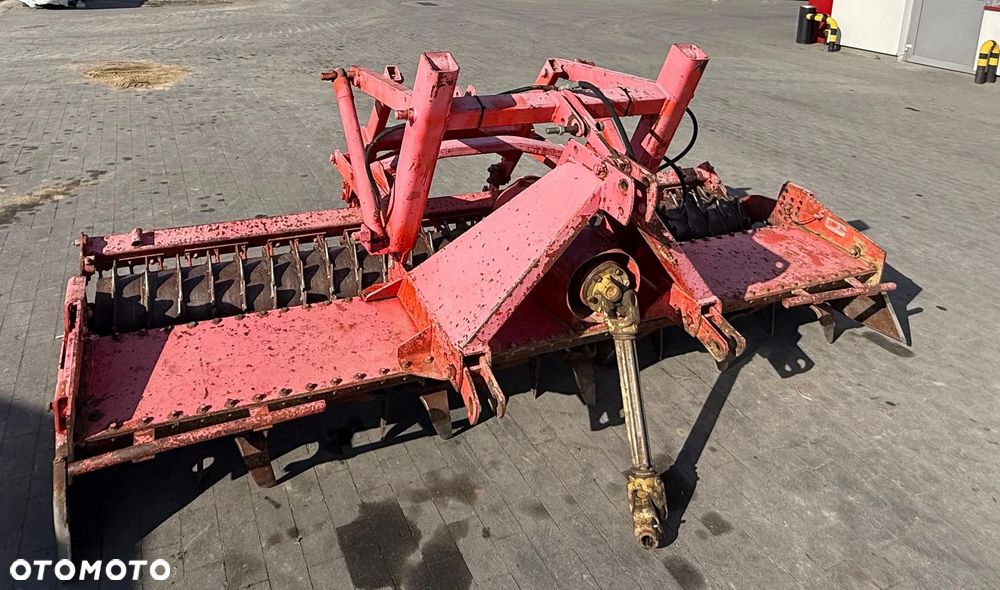 Kuhn HR301 - 2