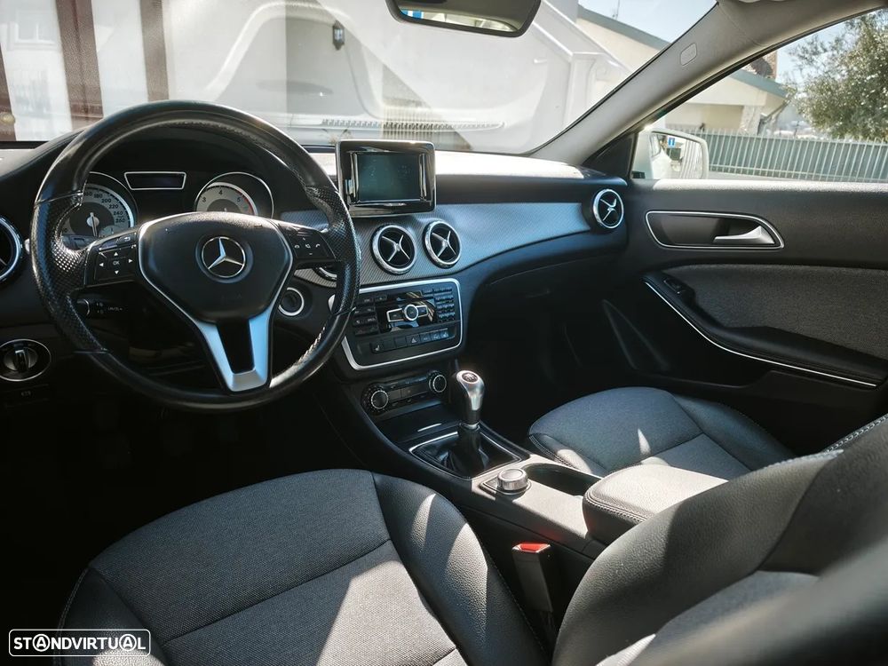Mercedes-Benz GLA 180 (CDI) d Urban - 21