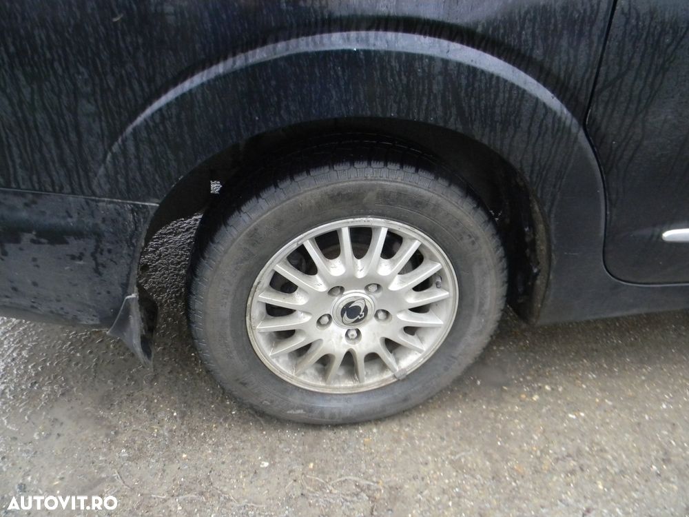 Dezmembrari  Ssangyong RODIUS  2005  > 0000 2.7 Xdi Motorina - 49