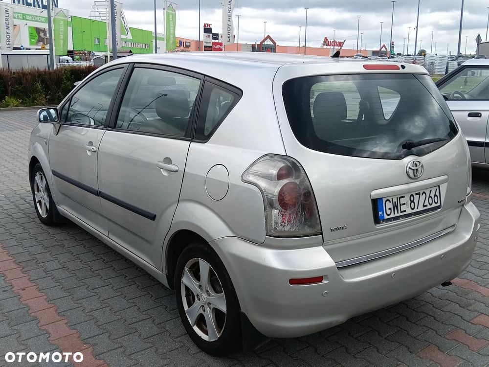 Toyota Corolla Verso - 4