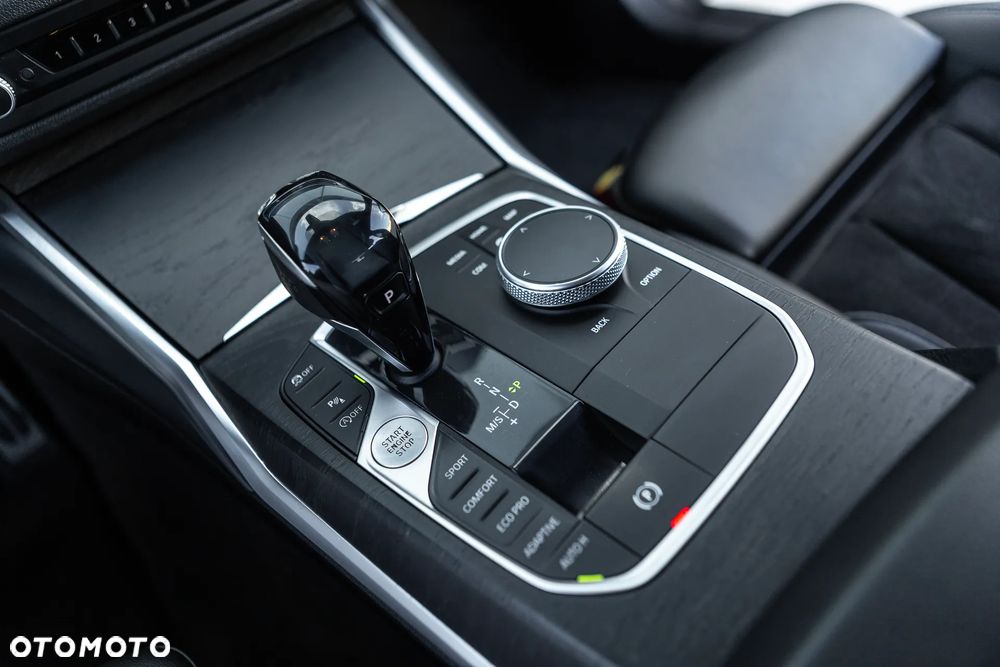 BMW Seria 3 320d xDrive M Sport Shadow - 35