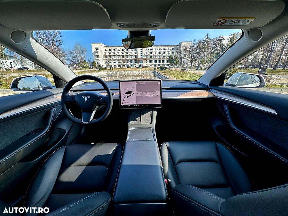 Tesla Model 3 Long Range - 5